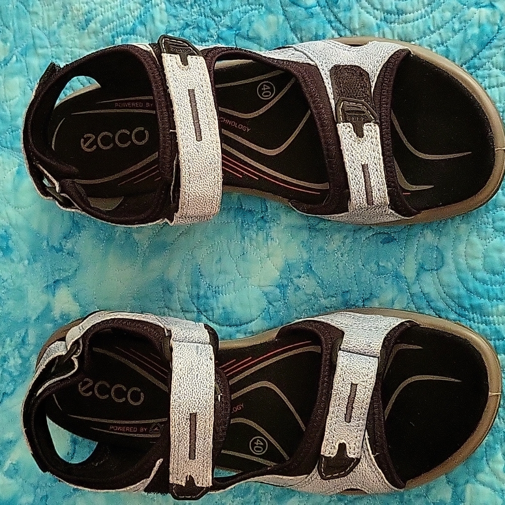 ECCO Womens Walking/Hiking Shoe Size 9